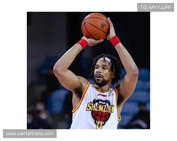 风暴眼中的掌控者:足球基因如何深刻影响CBA艾伦的场上指挥与战术思维 风暴眼中的掌控者:足球基因如何深刻影响CBA艾伦的场上指挥与战术思维